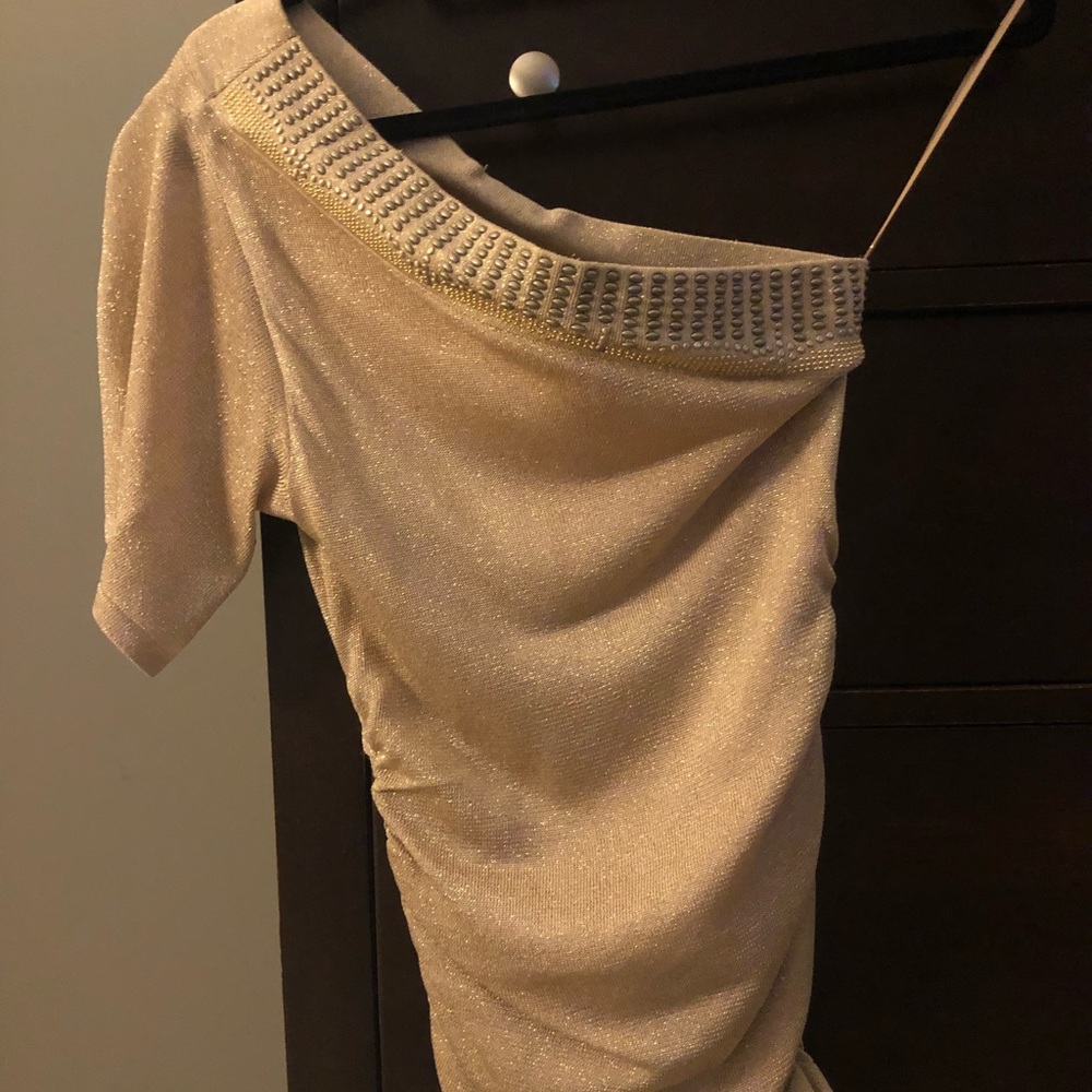 Cache beautiful date night top. Size Xs soft gold